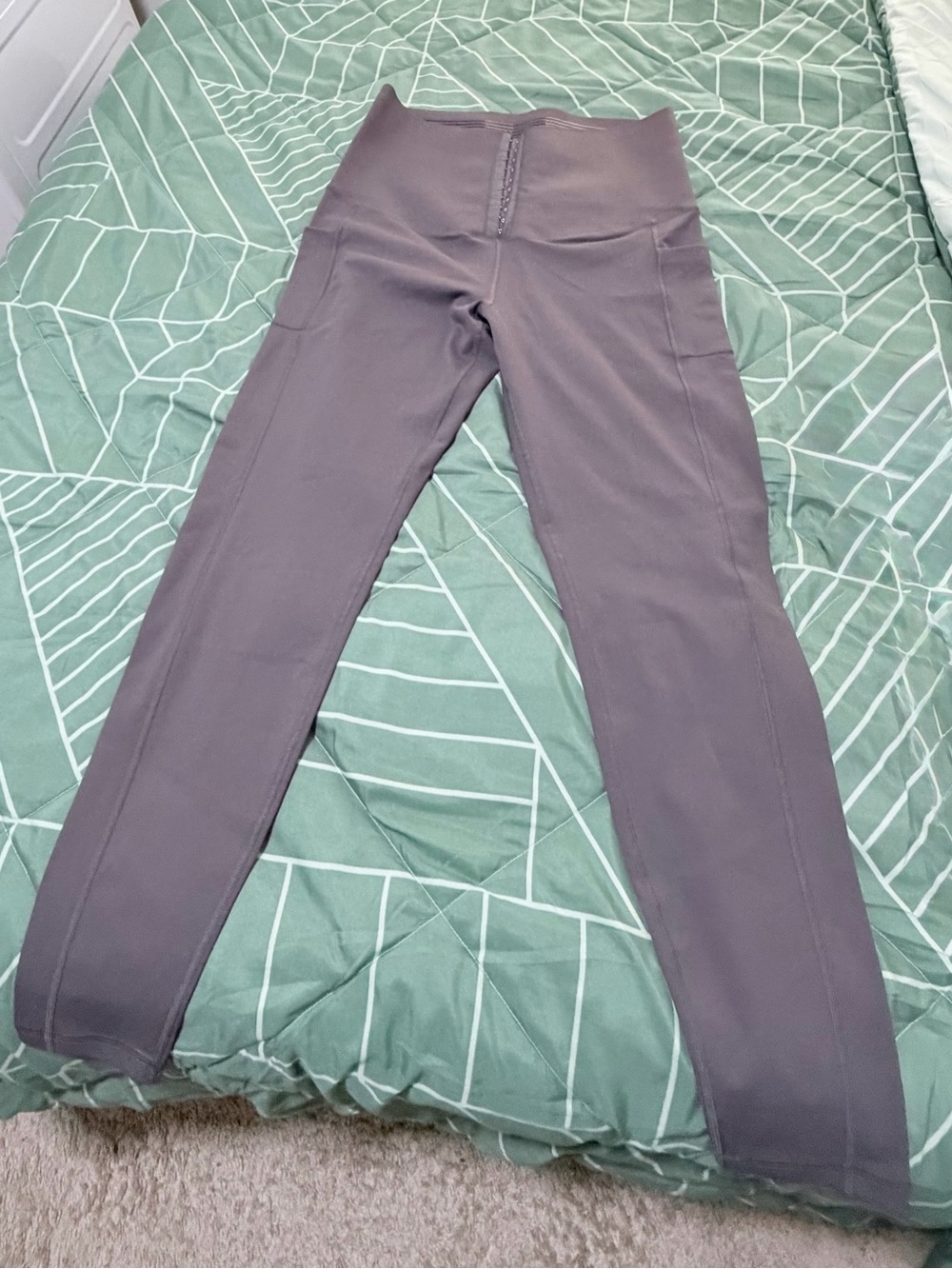 High-Waist Gray Leggings with Side Pockets